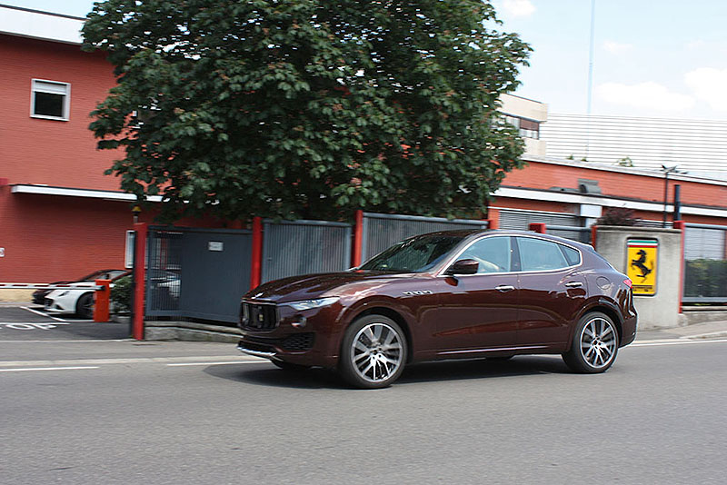 Maserati Levante Ferrari Modene.jpg