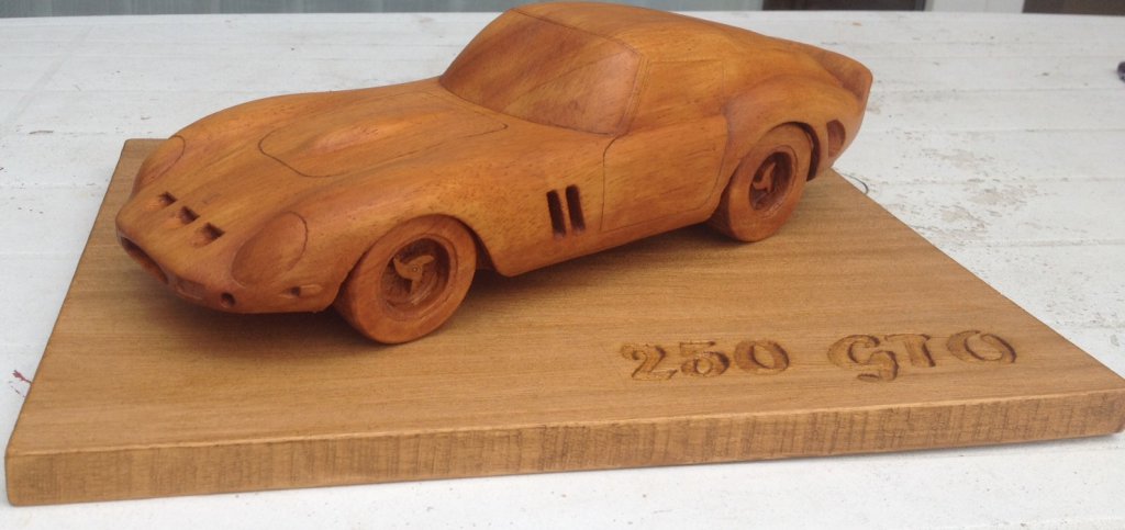 250GTO sur plaque.jpg