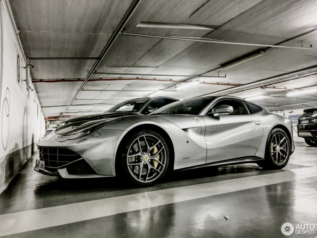 ferrari-f12berlinetta-c776807042017115357_1.thumb.jpg.9ac141816165b4b433f07e6ab5961f9a.jpg