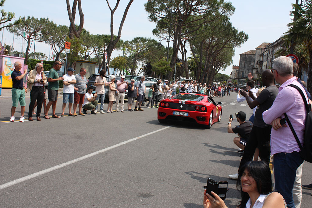 Ferrari-Challenge-Stradale-Depart-1000-Miglia.jpg