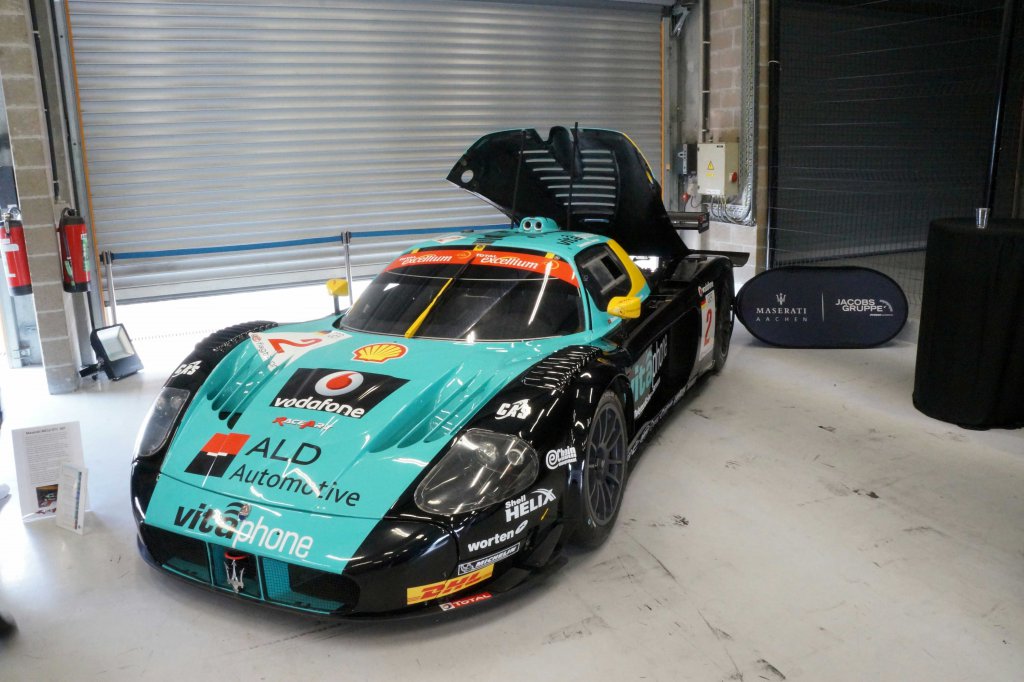 594965a64ae9f_MaseratiMC12-2.thumb.JPG.5bb1da19b9c3e8b610fb6d674f1f5d23.JPG