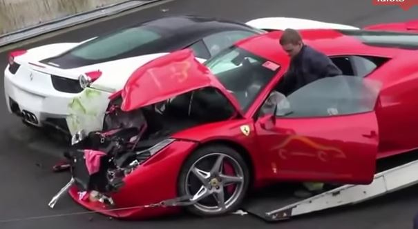 59e59cb6305e6_CLASHFERRARI1.JPG.955efa18244feeae533c6af4f4a8ca68.JPG