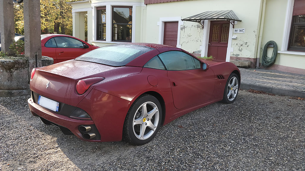 Ferrari-California.jpg