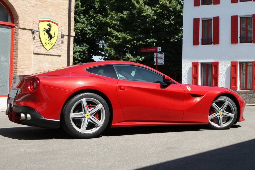 Ferrari-F12-Berlinetta-rear-side.thumb.jpg.fe3ffb1482b156ec2b22d3578c8d5185.jpg