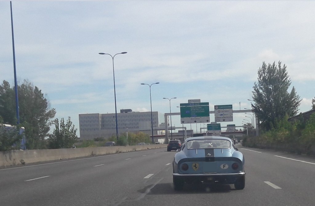 ferrari.jpg