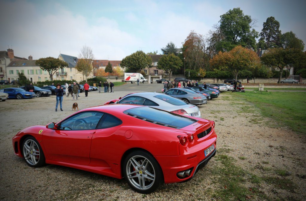 parking de houdan.jpg