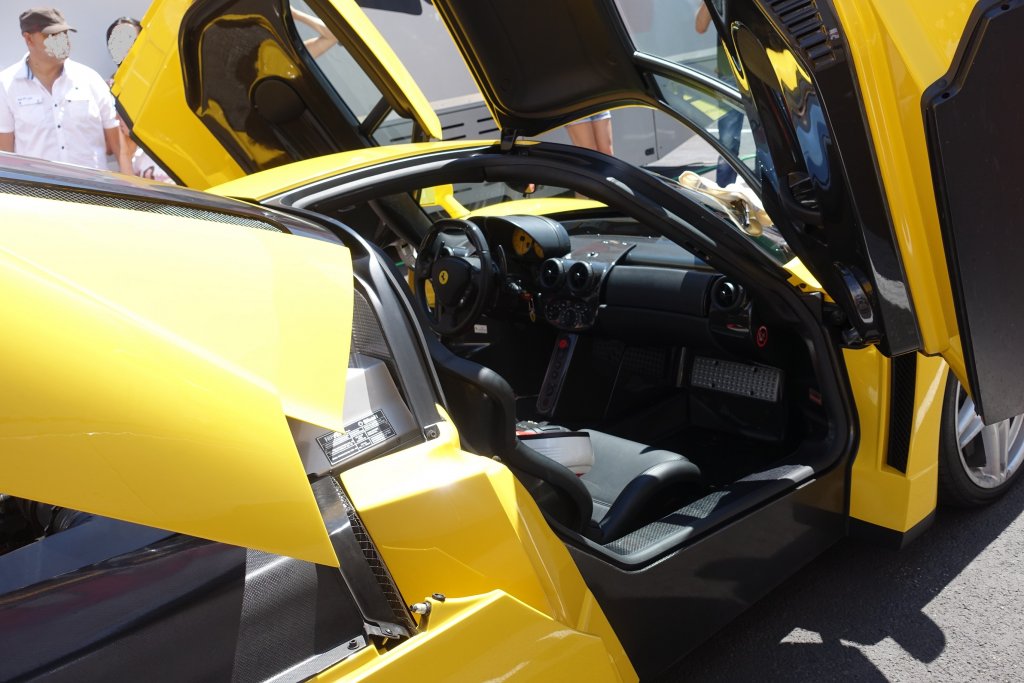 5aedc0cb92f5b_Enzojaune5.thumb.jpg.573edbcbd13b735b7e149745b80dc5e9.jpg