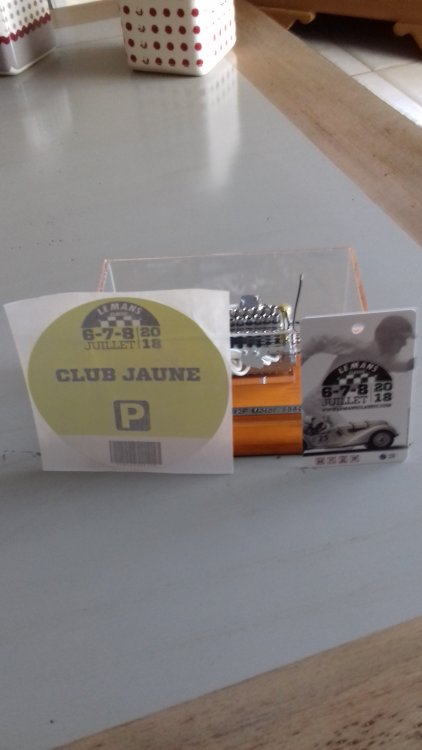 autocollant.jpg