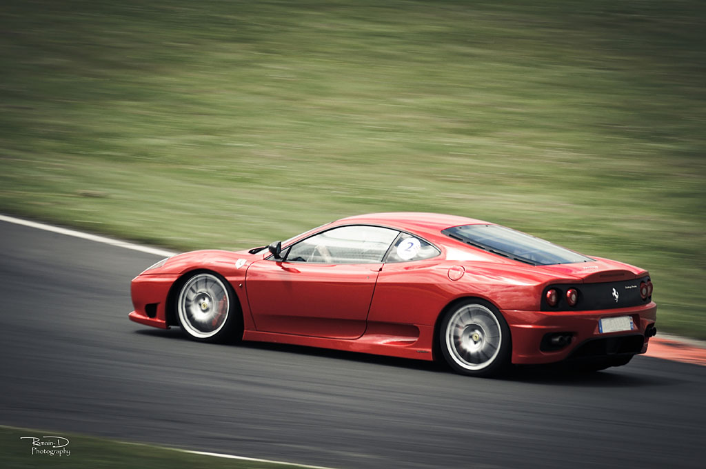 Ferrari-Challenge-Stradale-Sport-et-Collection-2012.jpg