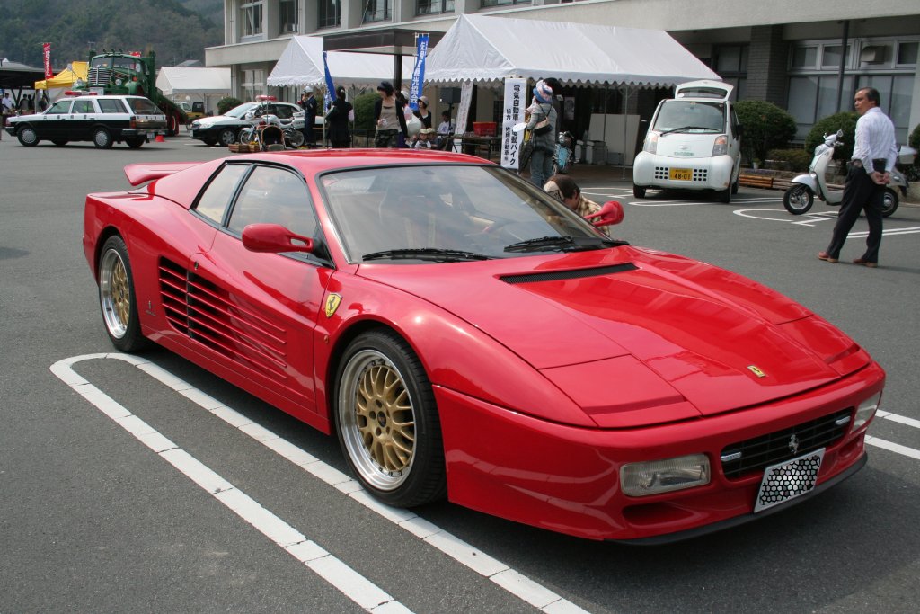 Ferrari_512TR_in_Japan_01.thumb.jpg.a4b7fffc3482d758c346a2fb904f77ef.jpg