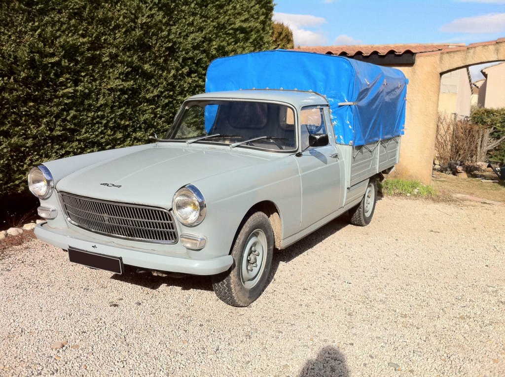 Peugeot404.jpg