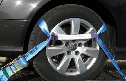 ob_22f32c_sangles-roue-porte-voiture.jpg.1468812a77cb056365a2f2ef406f1b28.jpg