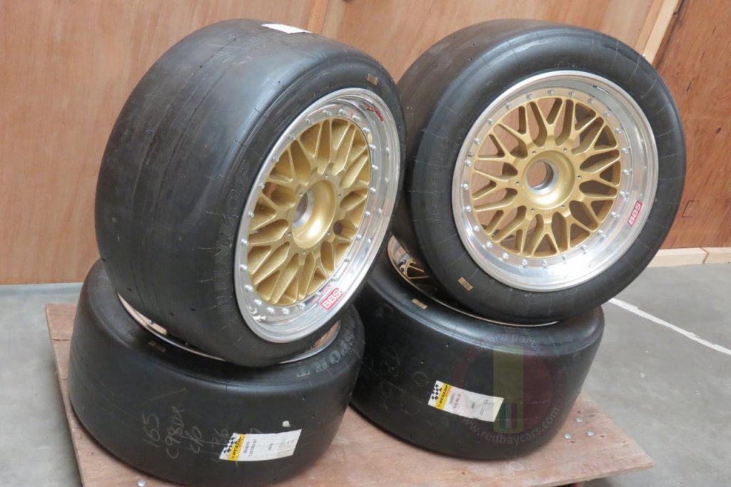 BBS_F40_Racing_Wheels_Set_with_DUNLOP_Slicks_2.jpg
