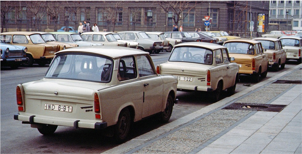 5d9ccf448289e_Trabant601petitehistoiredanslagrandeHistoireAUTOcult.fr-MozillaFirefox.jpg.70a3bb6a1512b514d843c0df9f218d90.jpg