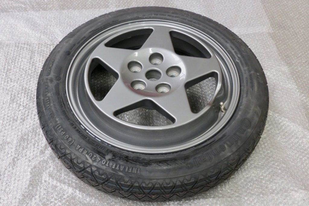 Ferrari_F355_Spare_Wheel_171991_2.jpg