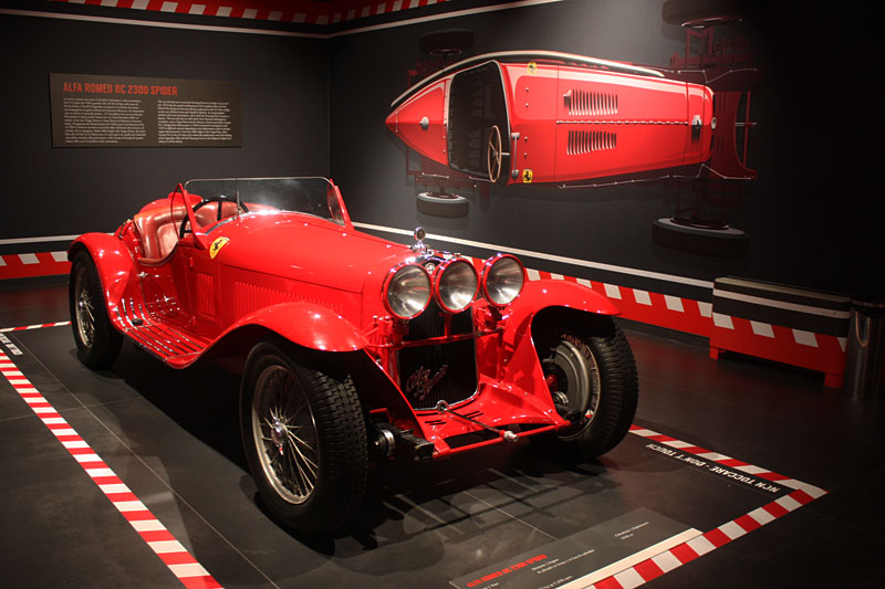 Alfa-Romeo-8C-Side.jpg