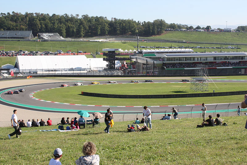 Circuit-Mugello-Ferrari-488.jpg