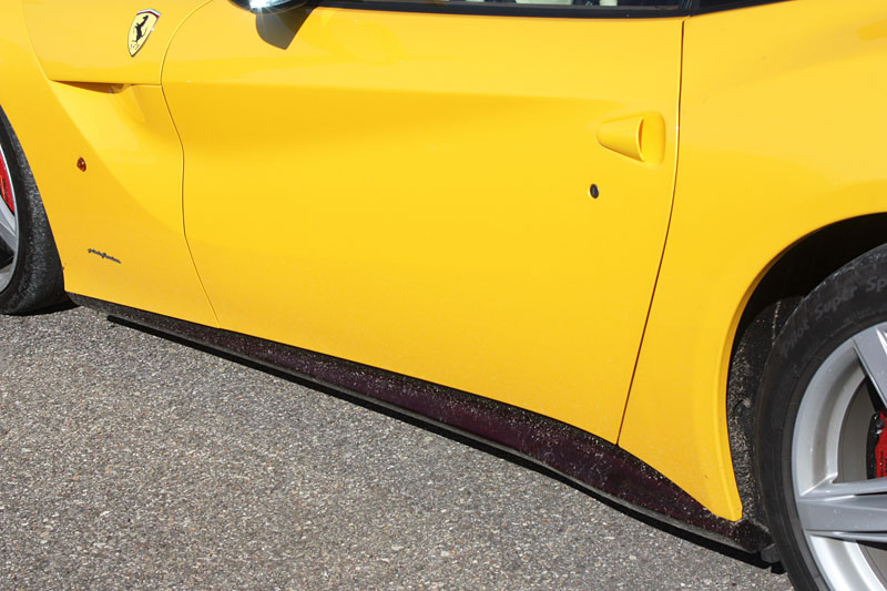 Ferrari-F12-Giallo-Side.jpg