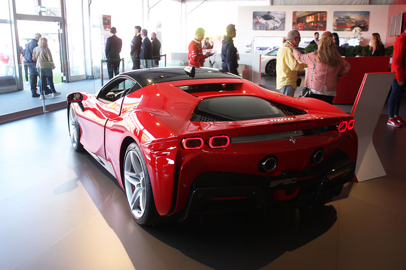 Ferrari-SF90-Stradale-Back.jpg