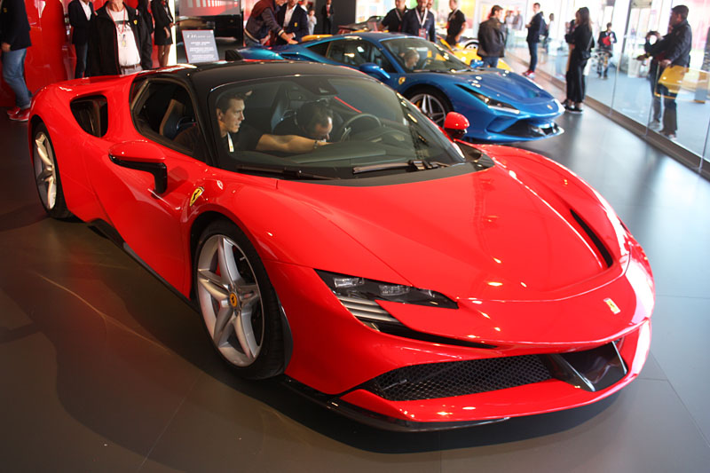 Ferrari-SF90-Stradale-Side.jpg