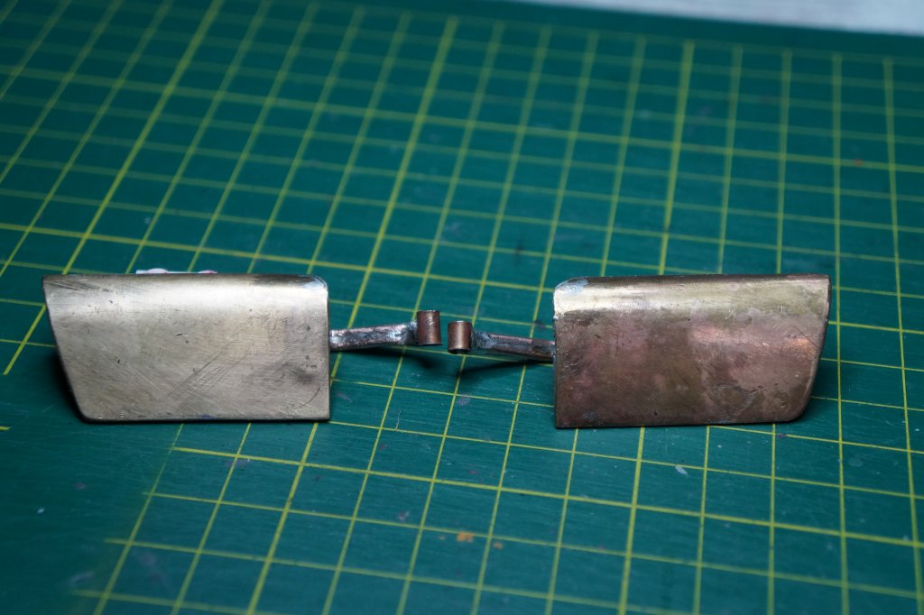 porte-1.thumb.JPG.68b7f1df6d66ec0a50c03fd602f9a1e4.JPG