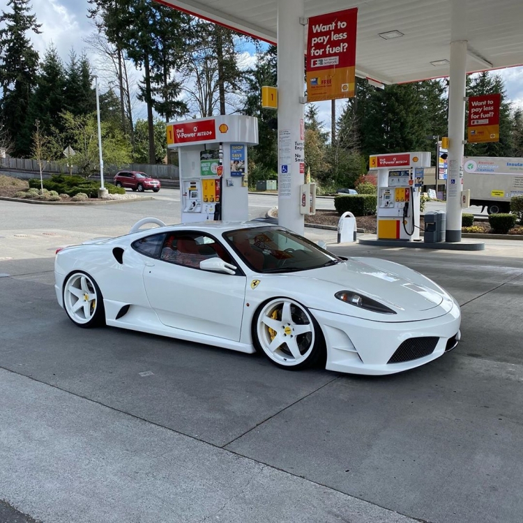 ferrari-f430-white-walker-is-slammed-and-then-some_3.jpg