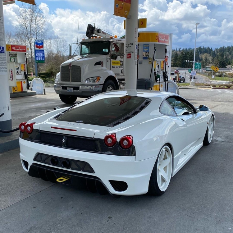 ferrari-f430-white-walker-is-slammed-and-then-some_4.jpg