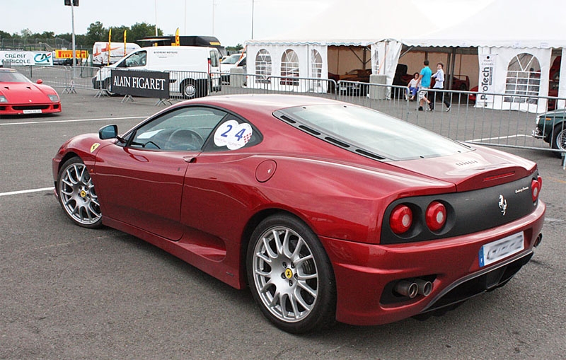 Ferrari-Challenge-Stradale-Rosso.jpg