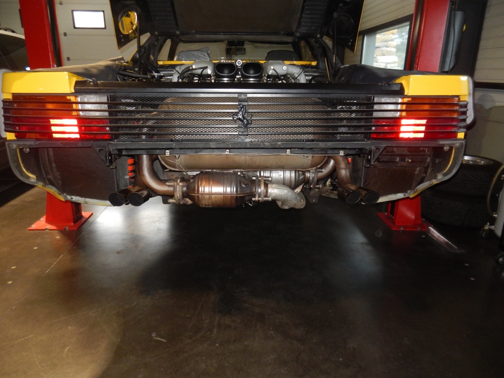 Ensemble moteur BV échappement en place.JPG
