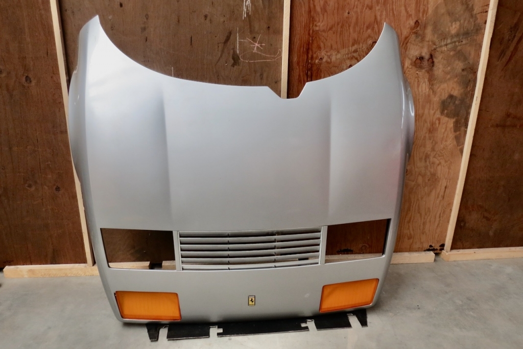 Ferrari_512_BBi_Front_Bonnet_60852700_16.jpeg