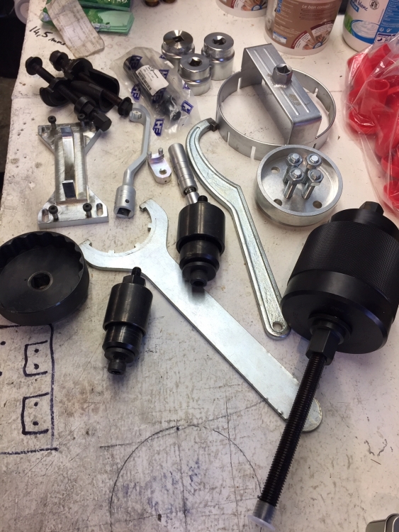 outils spécifiques.JPG
