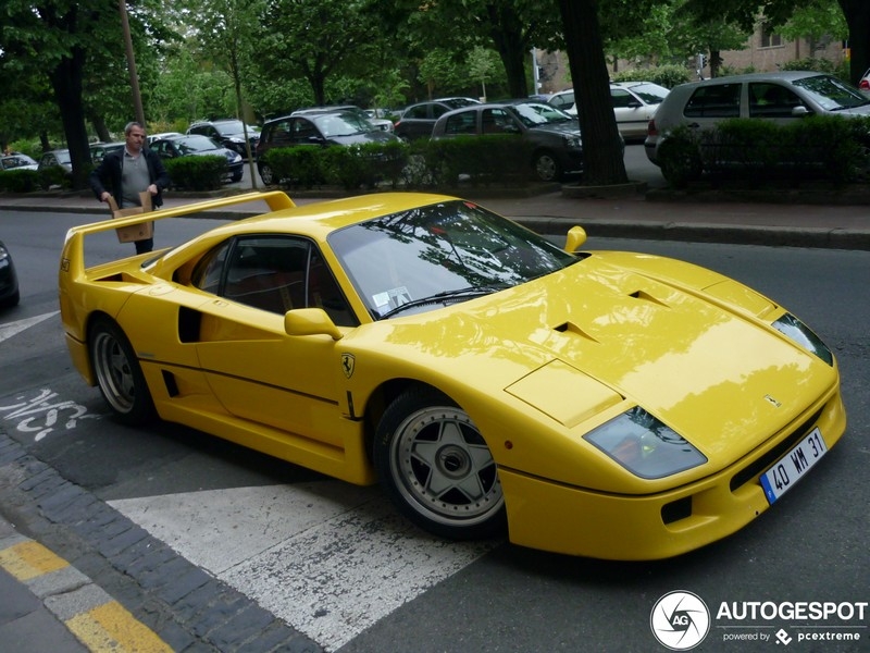 ferrari-f40-c262419042021155914_1.jpg.2798e3b744d826a617fc38d2c32013cf.jpg