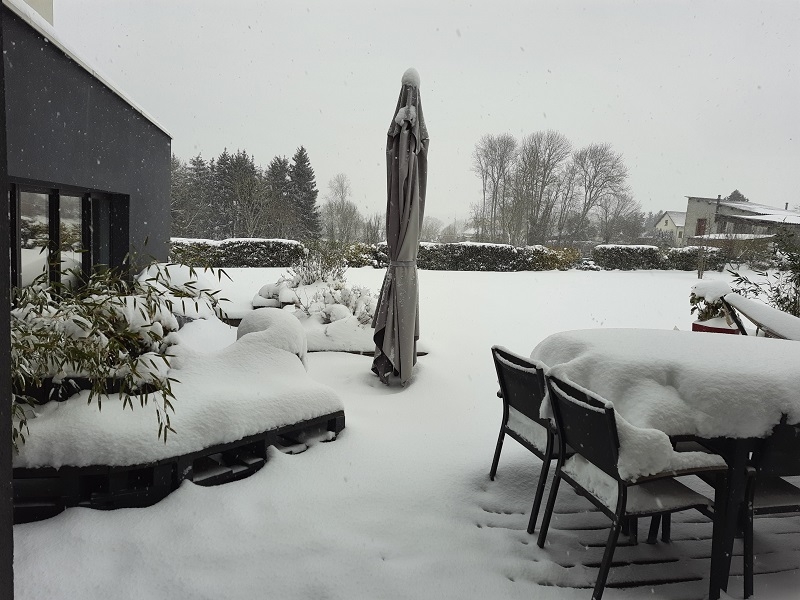 2138079488_neigeavril2022.jpg.d4986bd60570d7804c9ef6b3b59490d8.jpg