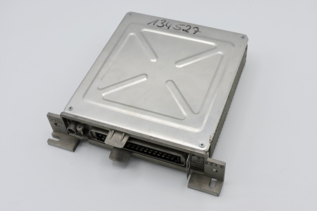 Ferrari_F40_Engine_ECU_134527_1.jpeg