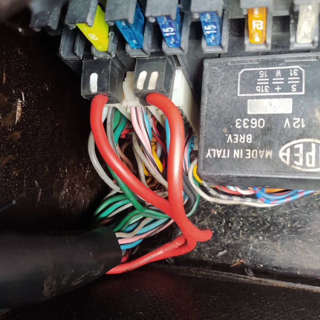 cables boites a fusibles.jpg
