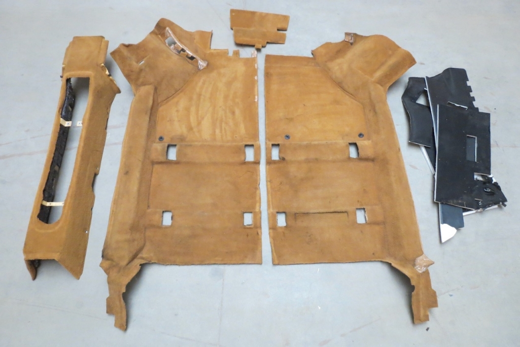 Ferrari_360_Floor_Mats_Set_Tan_1.jpeg