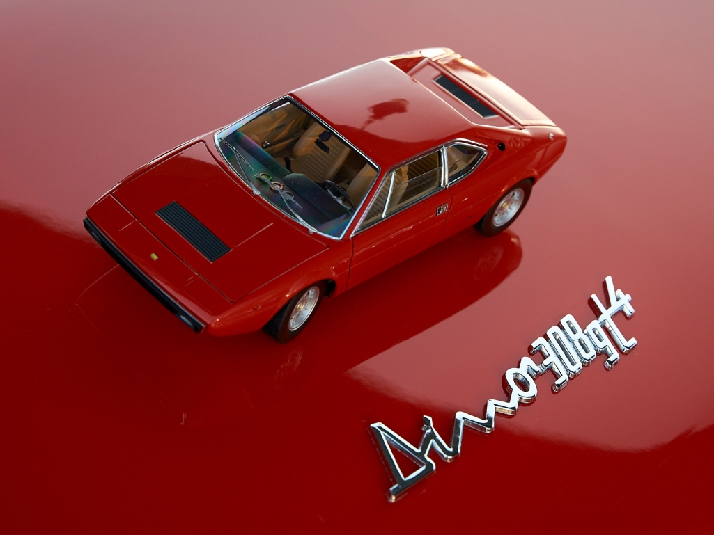 Dino 308gt4 Emmanuel Bir-Hakeim (sharp) 45.jpg