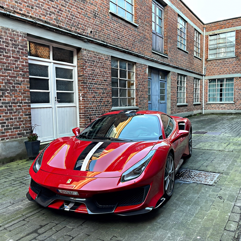 ferraripista.JPG