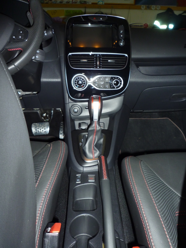 Clio console centrale2.JPG