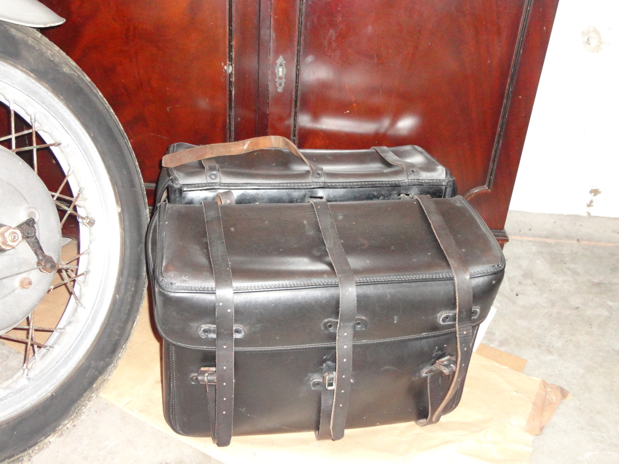 BMW R60:2  sacoches.JPG