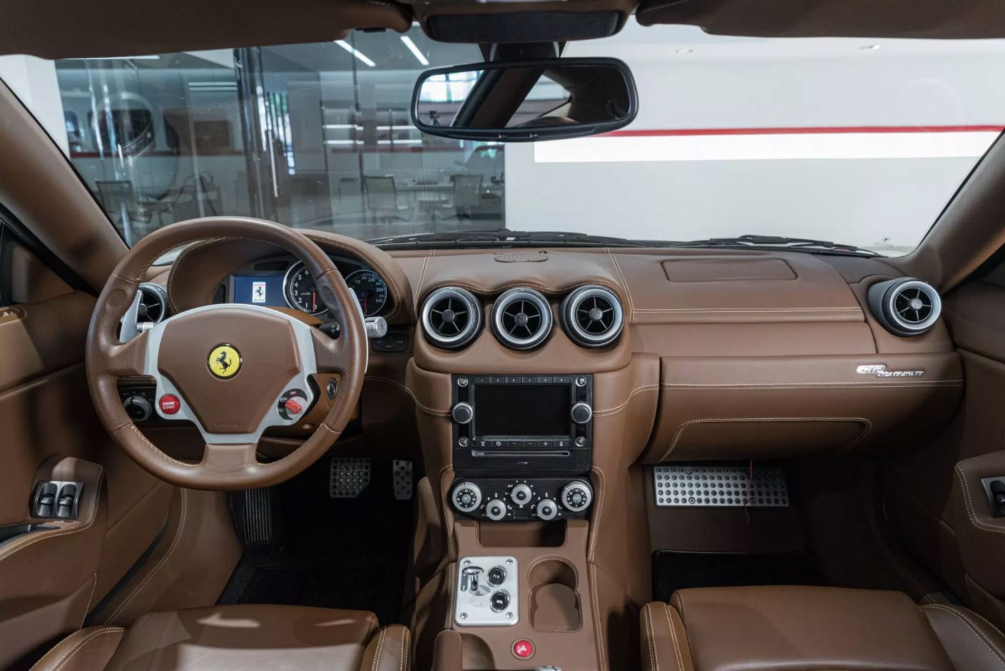 Interieur.JPG.19418c7dcc514e0e4019df2d732ea0ac.JPG