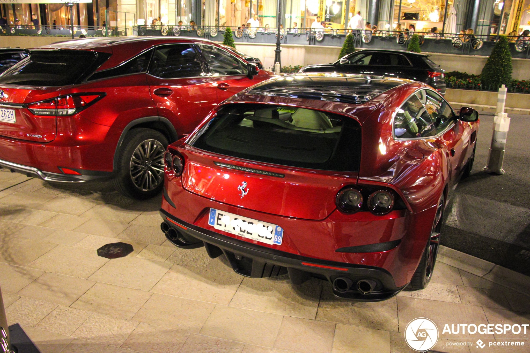 ferrari-gtc4lusso-c915318102022212333_1.thumb.jpg.73e48f5d5373709ce53f8ef29c9c820b.jpg