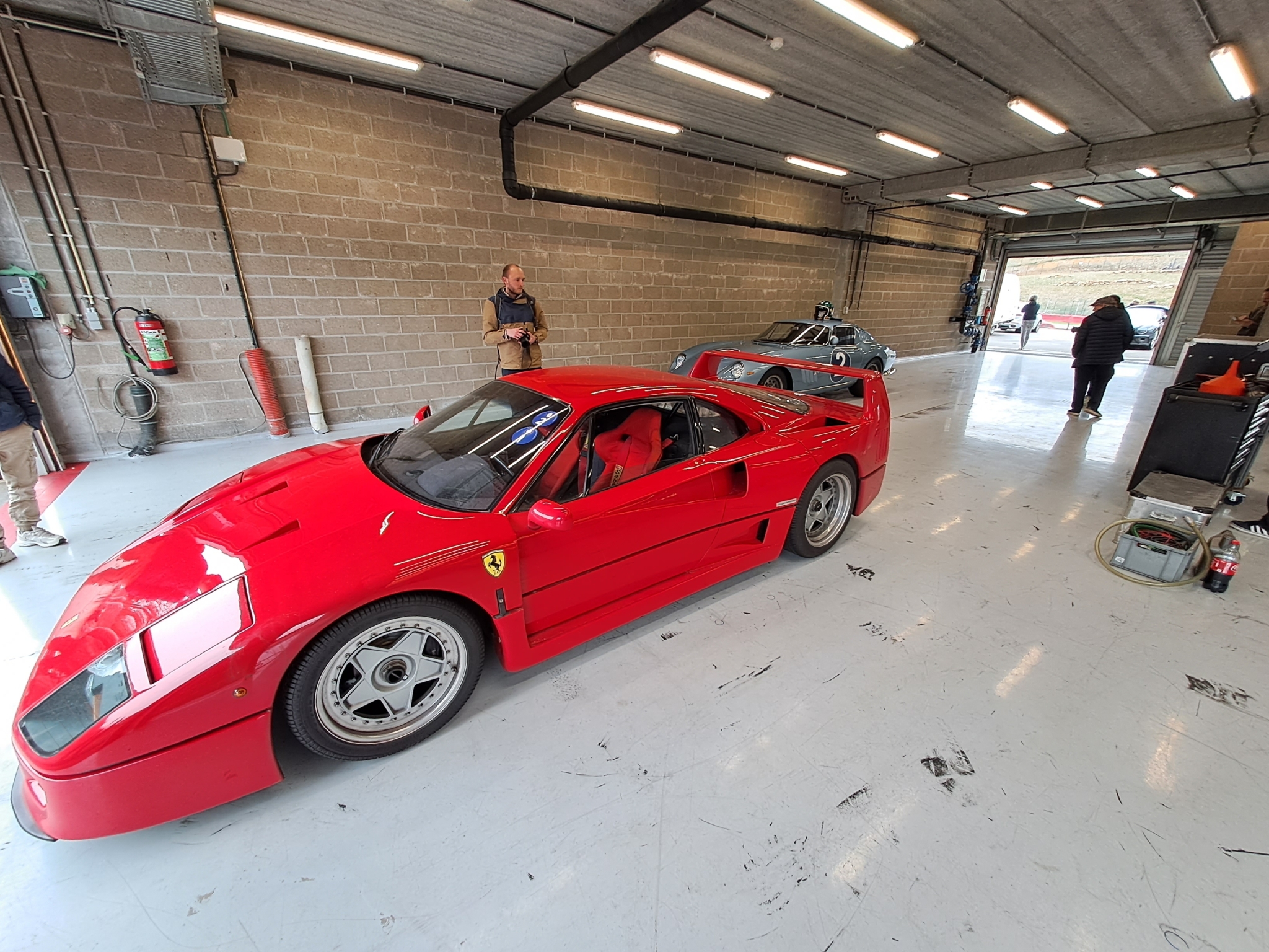F40.jpg