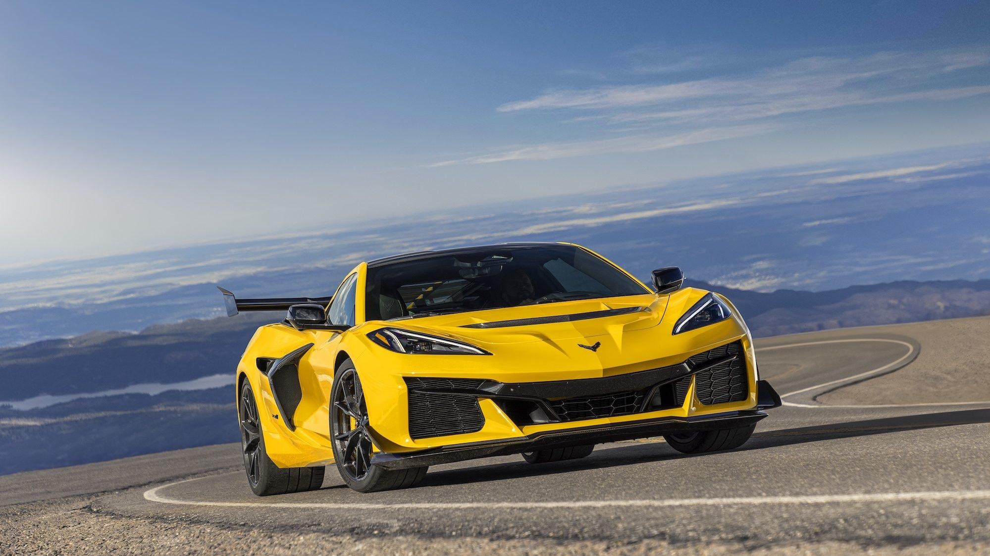 Chevrolet-Corvette-ZR1-Coupe-with-ZTK-Performance-Package-Front-Three-Quarter.jpg.0d79b62f153d361cab878a23a0b28473.jpg