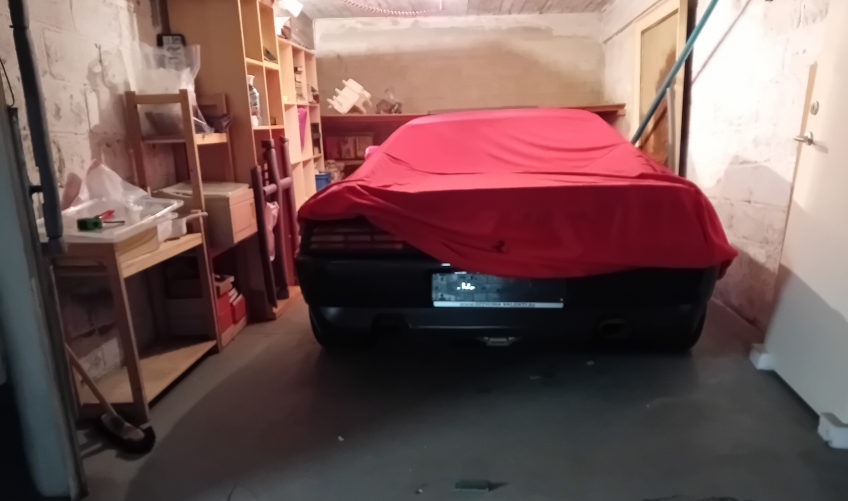 ferrari348tsNeroGarage.jpg.9bde4849553558e2d45a7bbf9ff58394.jpg