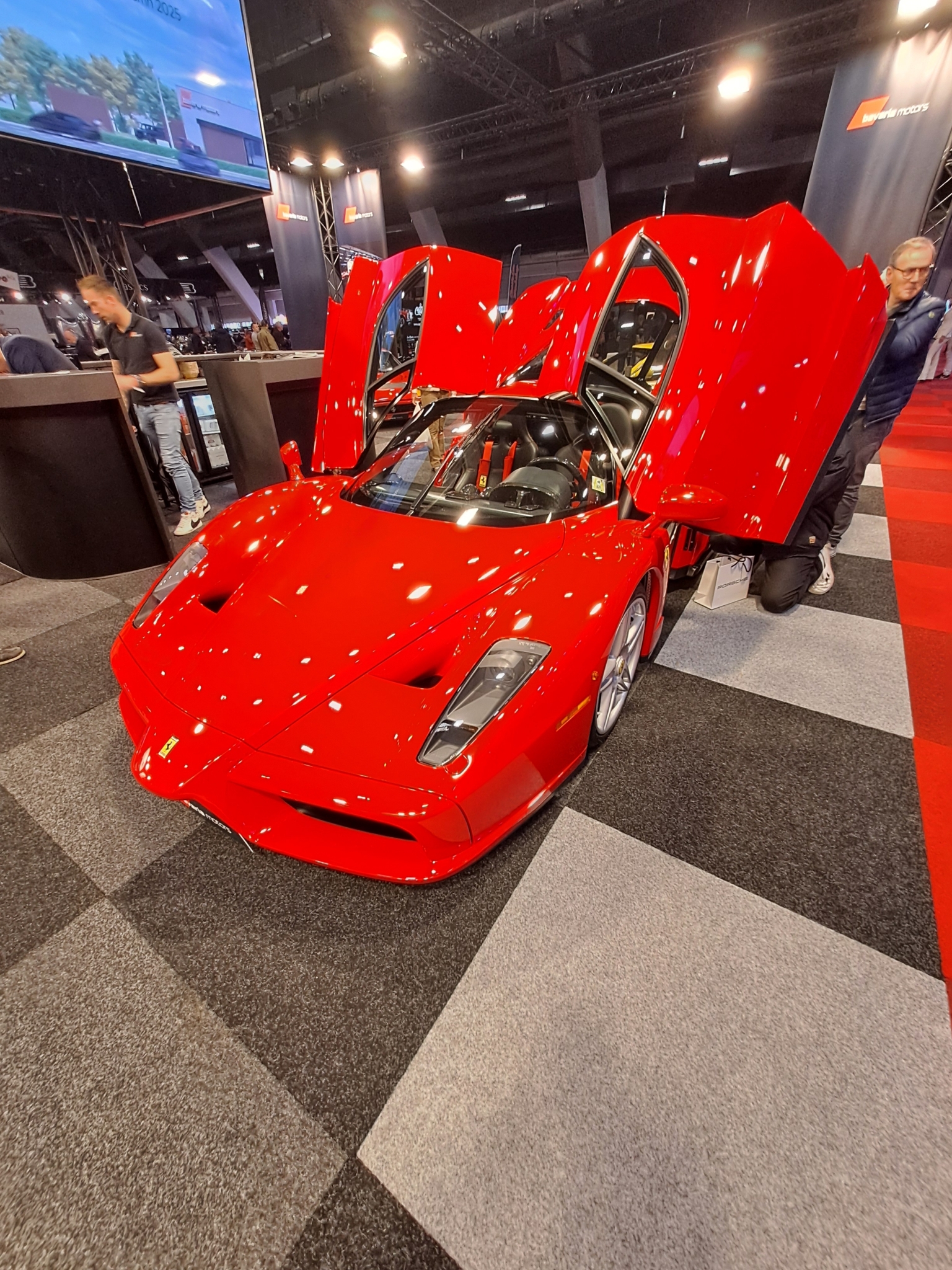 ENZO (1).jpg
