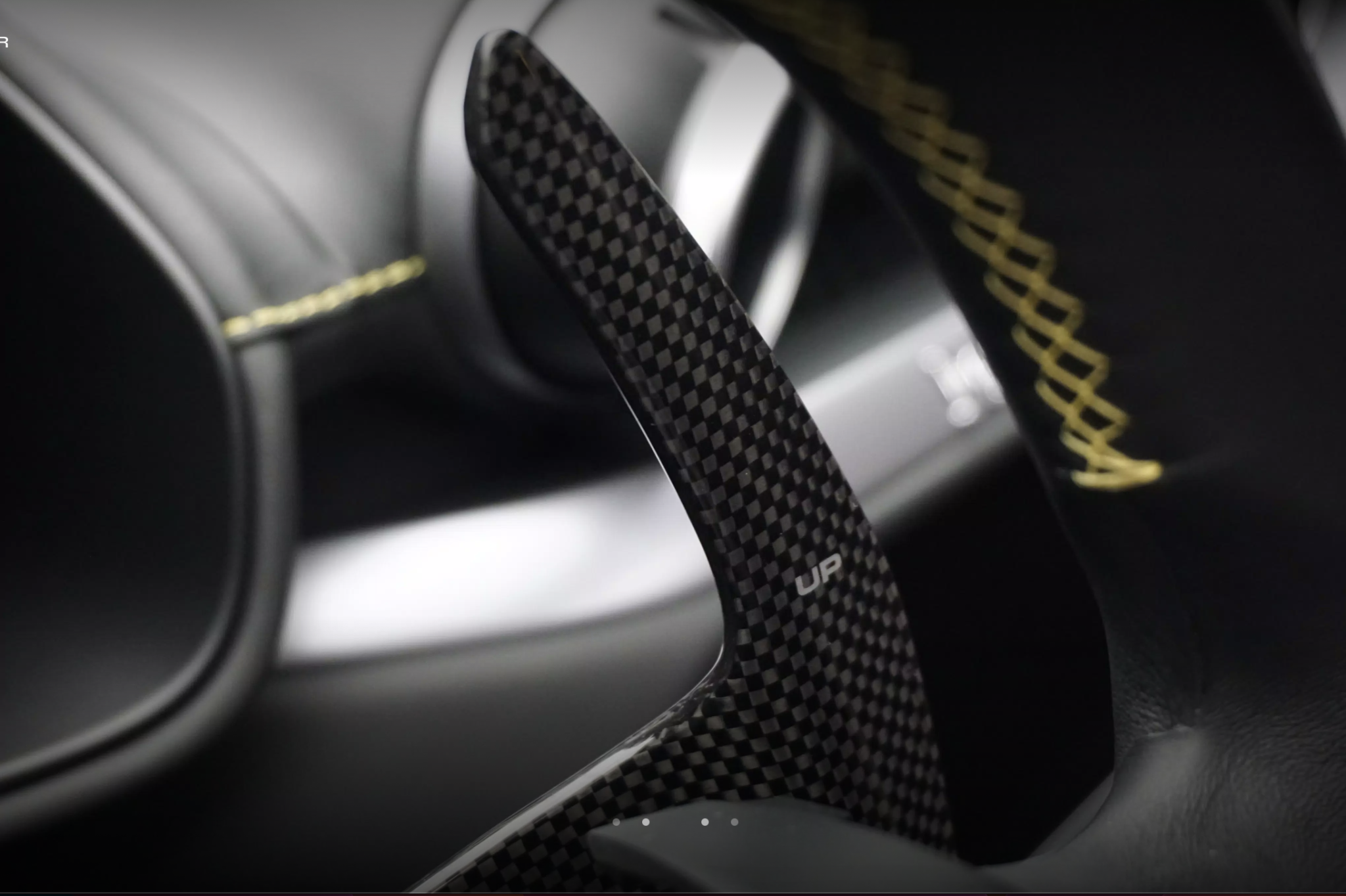 Ferrari Portofino volant palette vitesse carbone.png