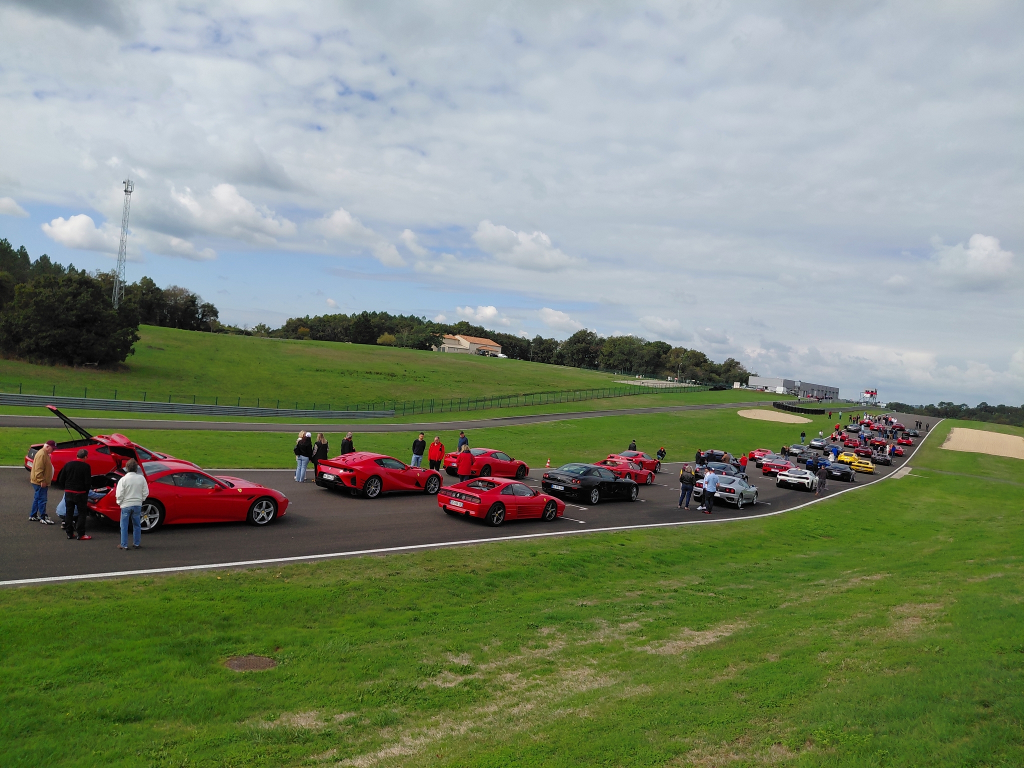 Meeting FERRARISTA SEPTEMBRE 2025 Cognac CHARENTE (59).jpg