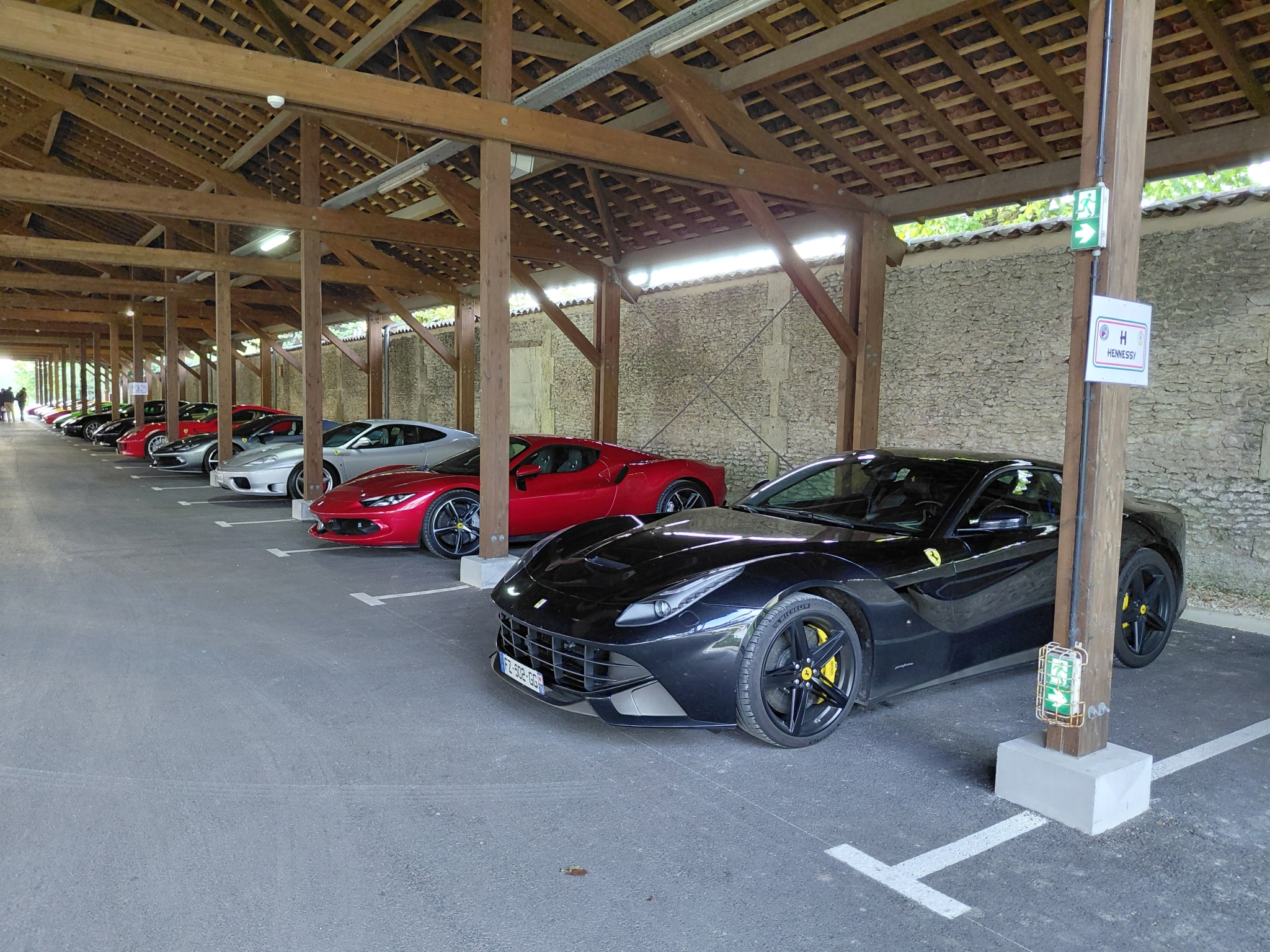 Meeting FERRARISTA SEPTEMBRE 2025 Cognac CHARENTE (15).jpg