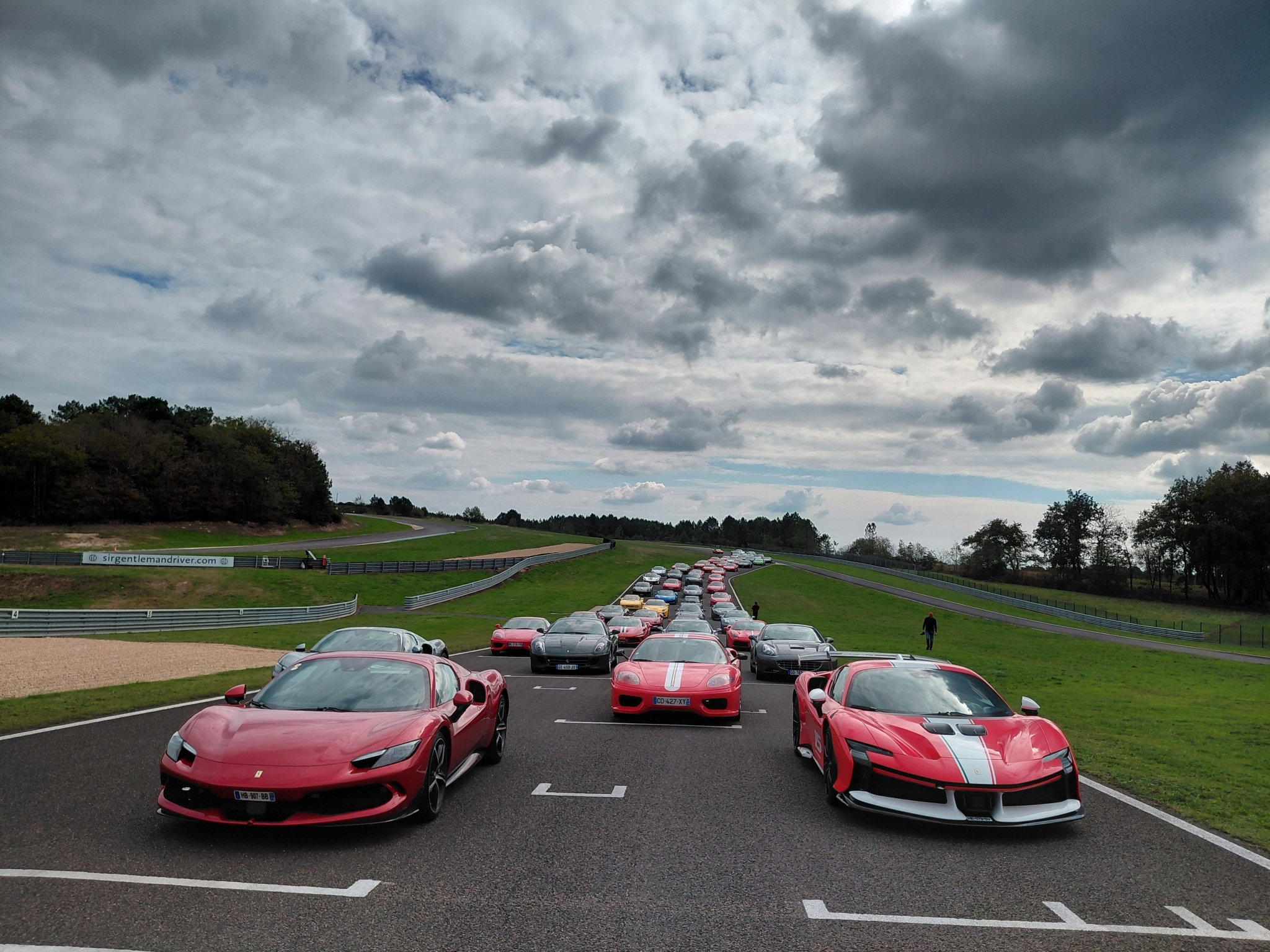 Meeting FERRARISTA SEPTEMBRE 2025 Cognac CHARENTE (67).jpg